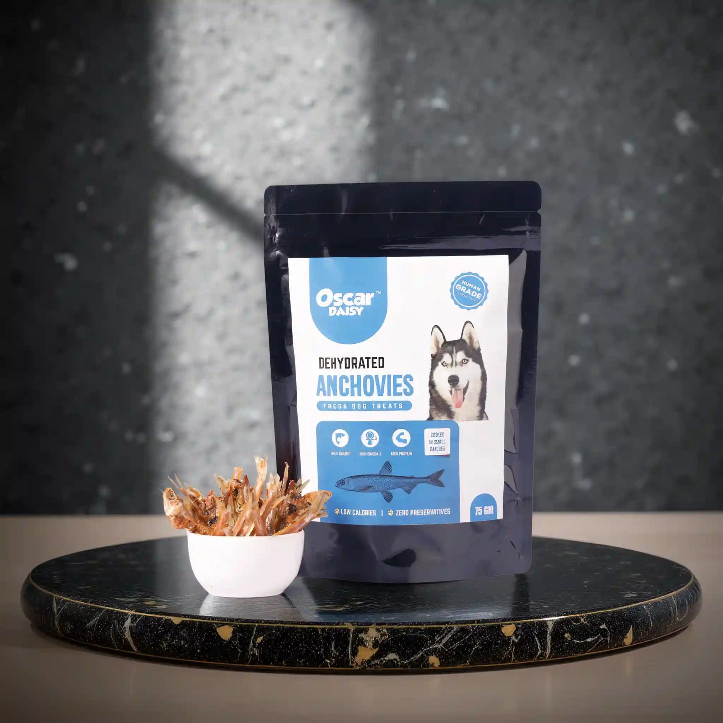 Oscar Daisy dehydrated anchovies dog treat - single ingredient, rich in Omega-3